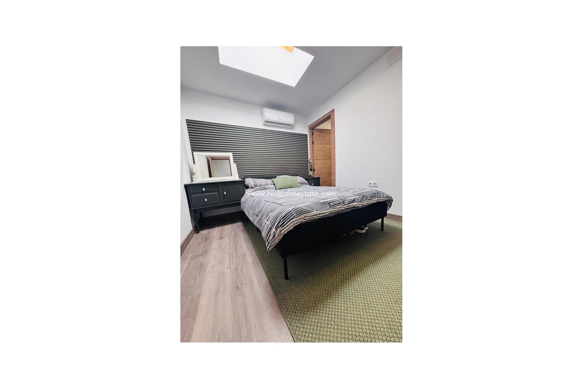 Videresalg - Rekkehus -
San Miguel de Salinas - Inland