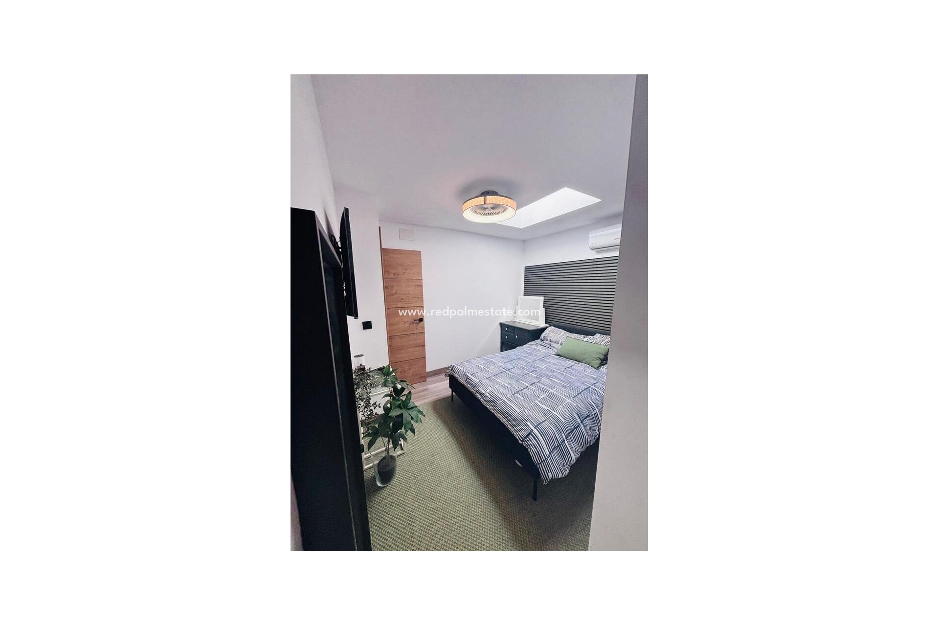 Videresalg - Rekkehus -
San Miguel de Salinas - Inland