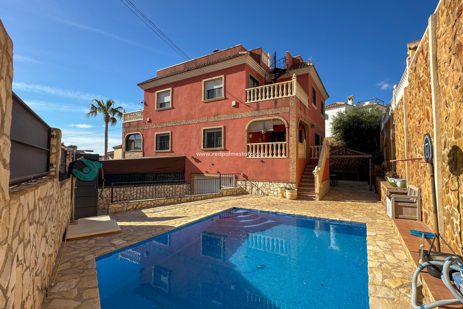 Videresalg - Rekkehus -
San Miguel de Salinas - Inland