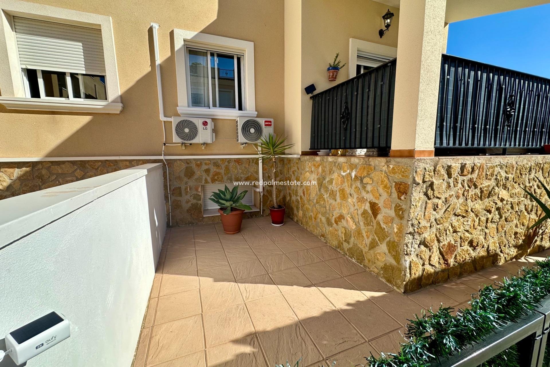 Videresalg - Rekkehus -
San Miguel de Salinas - Residencial Los Flamencos