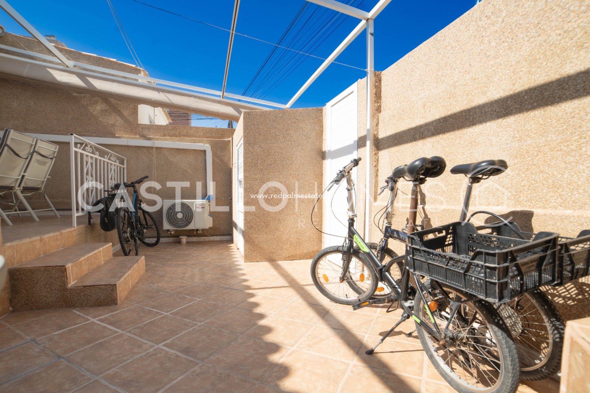 Videresalg - Rekkehus -
Torrevieja - Aguas Nueva