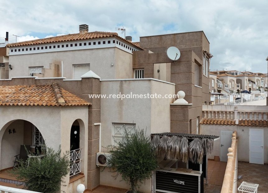 Videresalg - Rekkehus -
Torrevieja - Aguas Nueva