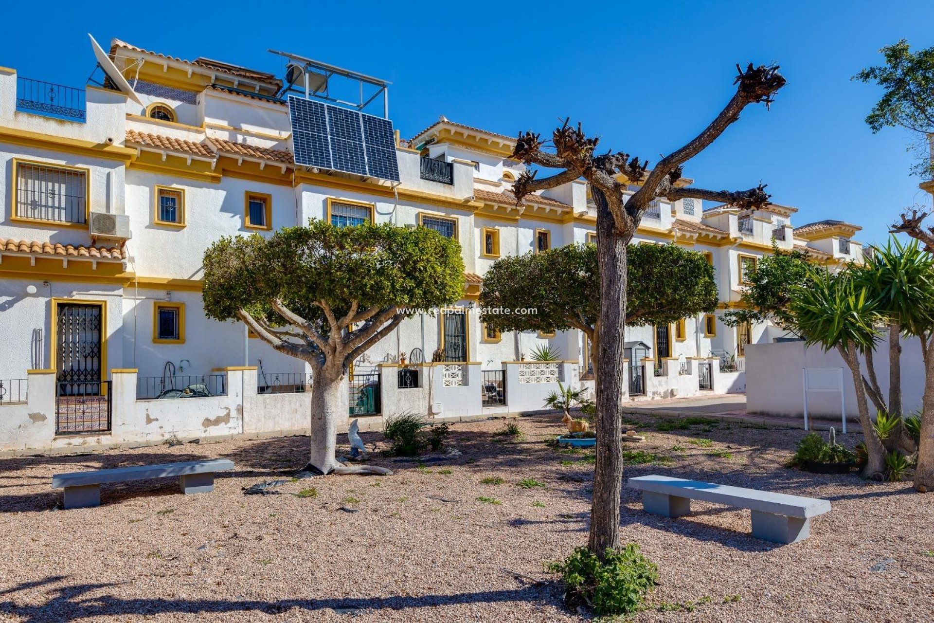 Videresalg - Rekkehus -
Torrevieja - Aguas Nueva