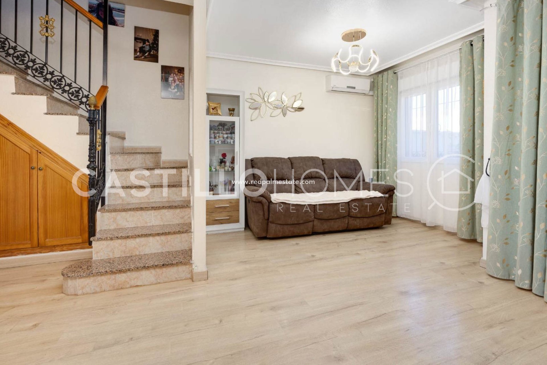 Videresalg - Rekkehus -
Torrevieja - Aguas Nueva