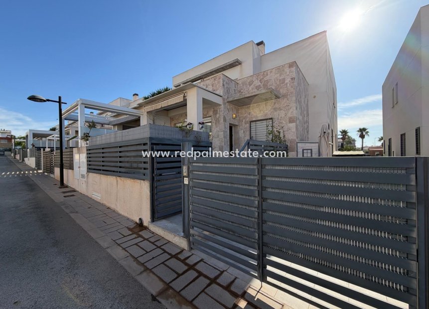 Videresalg - Rekkehus -
Torrevieja - Aguas Nuevas