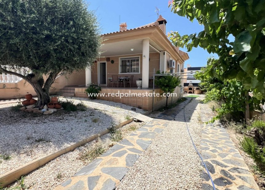 Videresalg - Rekkehus -
Torrevieja - Aguas Nuevas