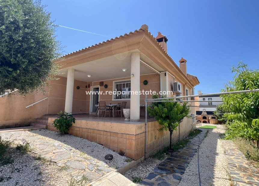 Videresalg - Rekkehus -
Torrevieja - Aguas Nuevas