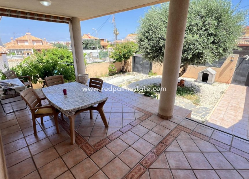 Videresalg - Rekkehus -
Torrevieja - Aguas Nuevas