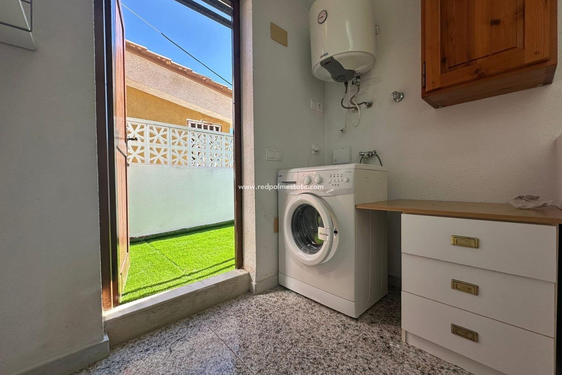 Videresalg - Rekkehus -
Torrevieja - Cabo cervera