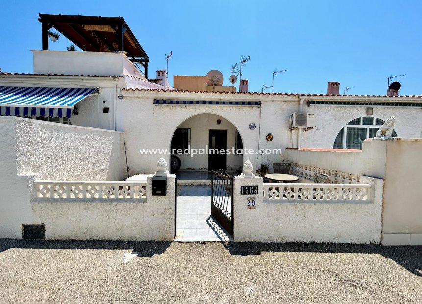 Videresalg - Rekkehus -
Torrevieja - La Siesta - El Salado -  Torreta