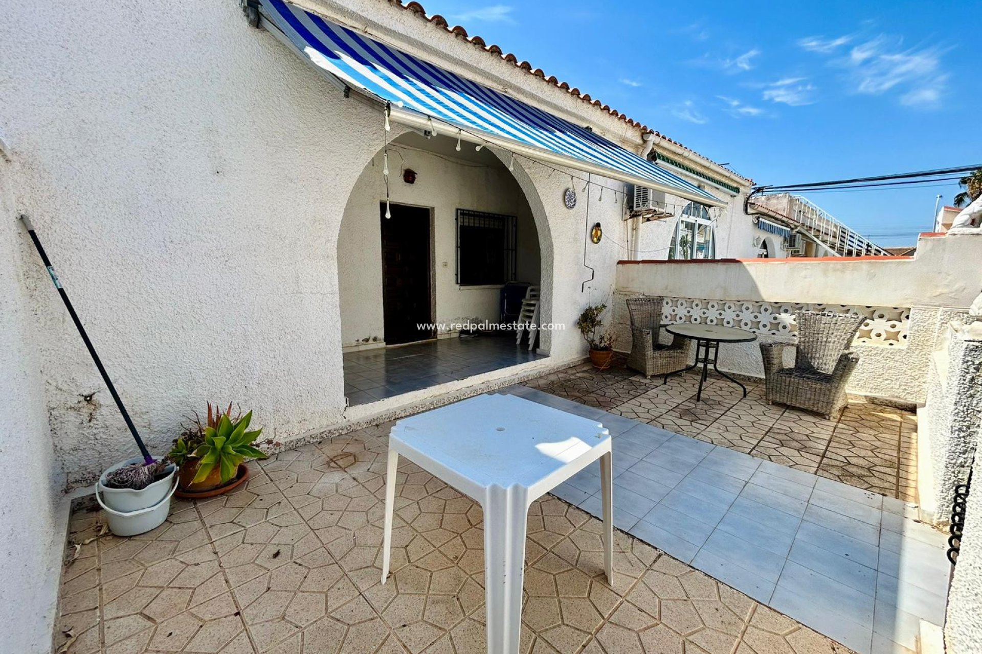 Videresalg - Rekkehus -
Torrevieja - La Siesta - El Salado -  Torreta