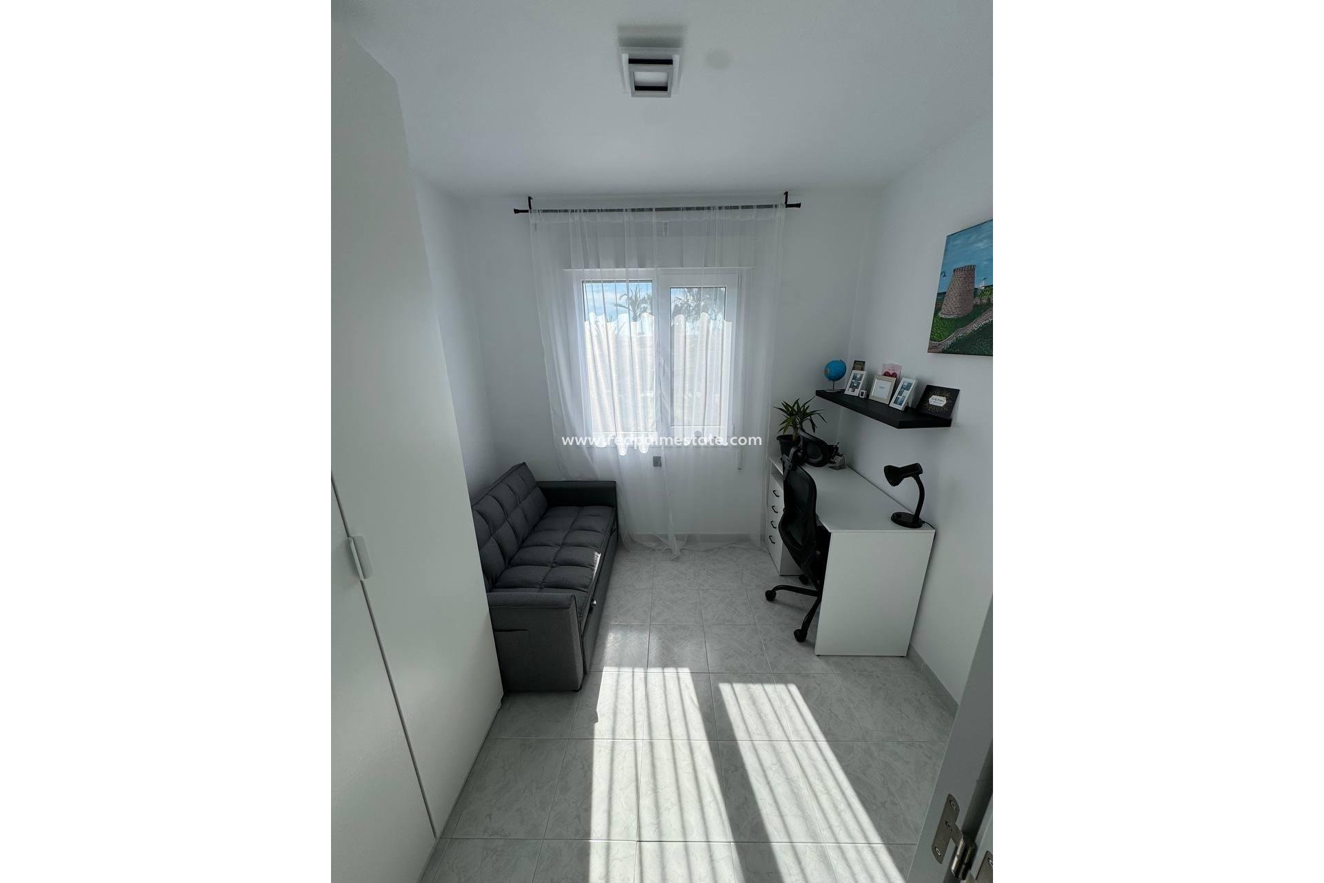 Videresalg - Rekkehus -
Torrevieja - La Siesta - El Salado -  Torreta