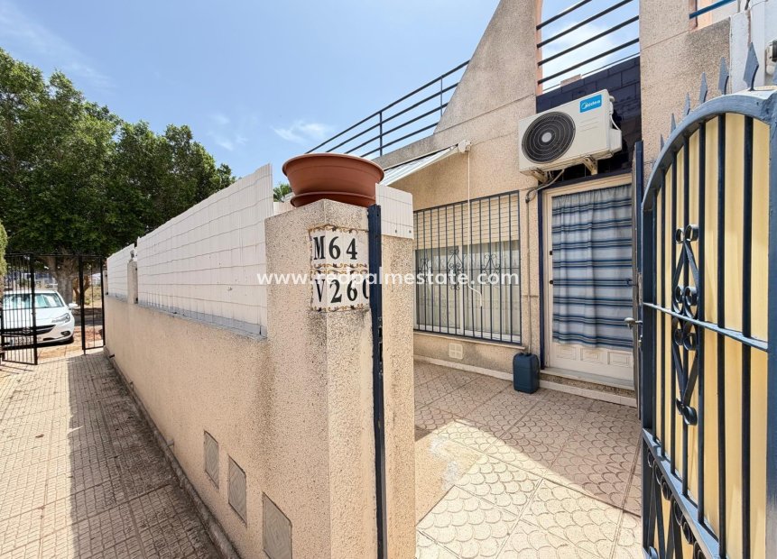 Videresalg - Rekkehus -
Torrevieja - La Siesta - El Salado -  Torreta