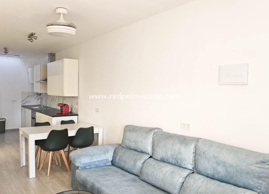 Videresalg - Rekkehus -
Torrevieja - La Siesta - El Salado -  Torreta