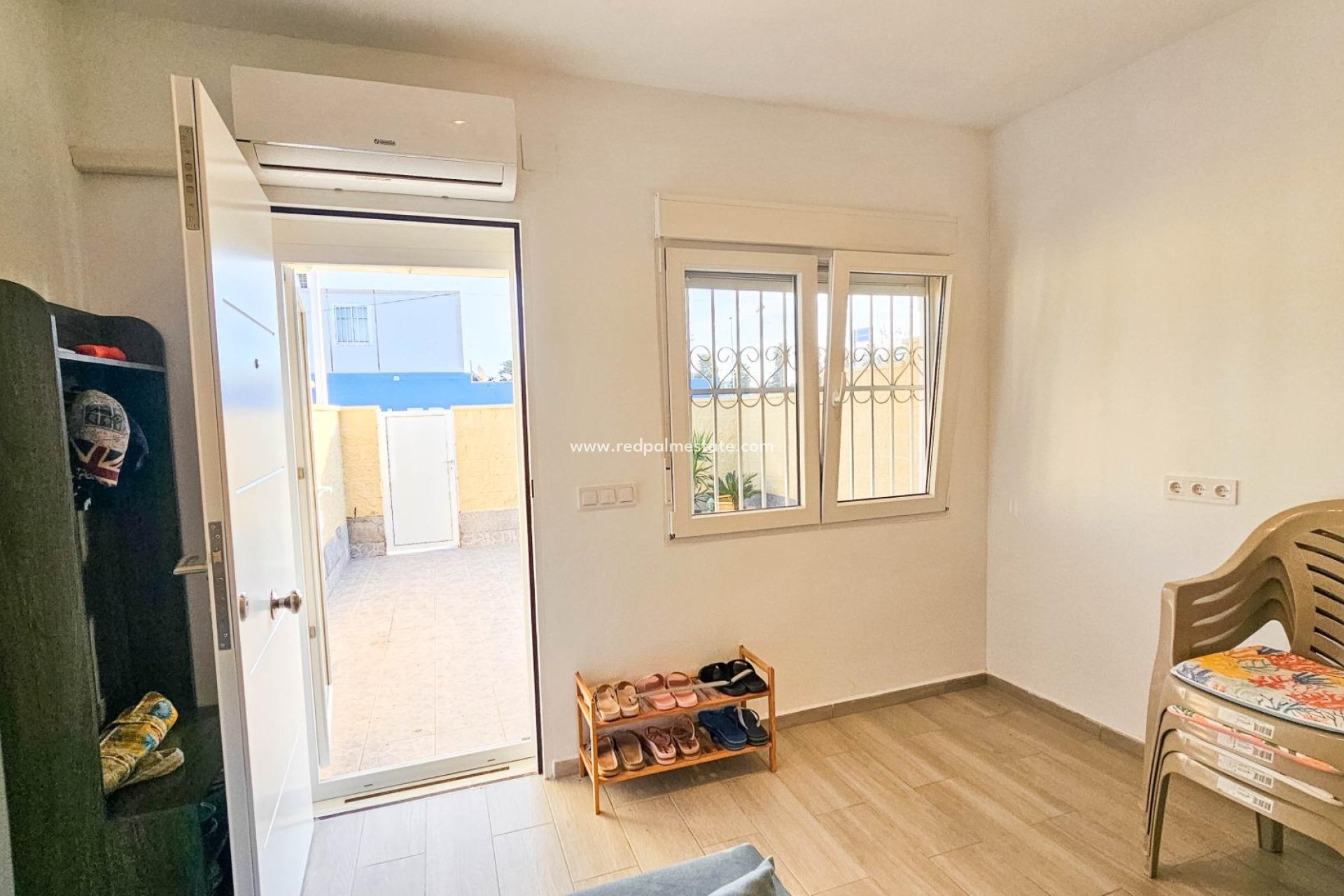 Videresalg - Rekkehus -
Torrevieja - La Siesta - El Salado -  Torreta