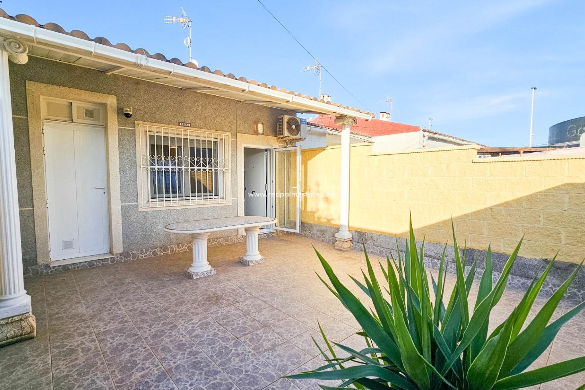 Videresalg - Rekkehus -
Torrevieja - La Siesta - El Salado -  Torreta