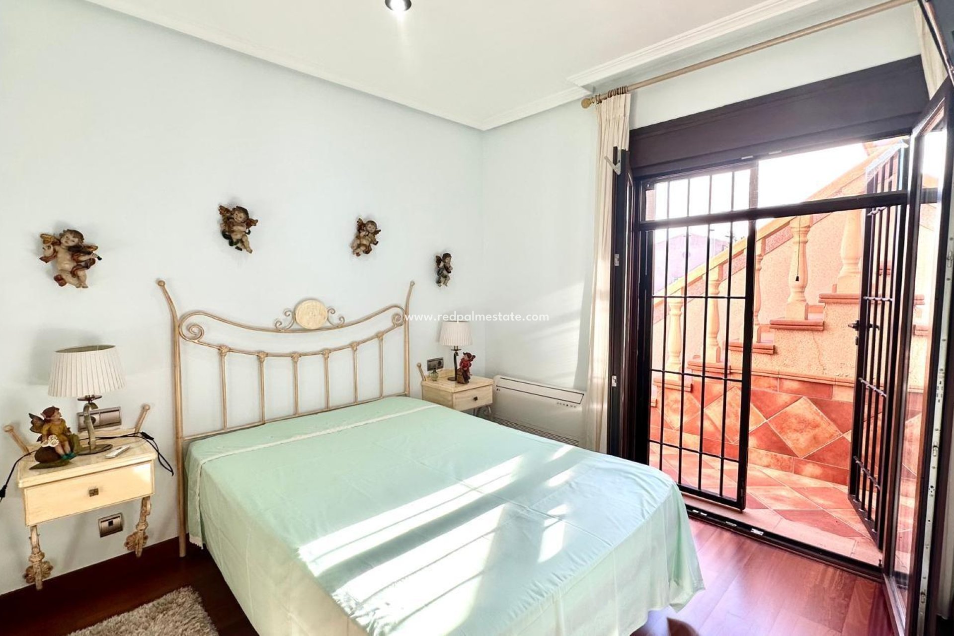 Videresalg - Rekkehus -
Torrevieja - La Siesta - El Salado - Torreta