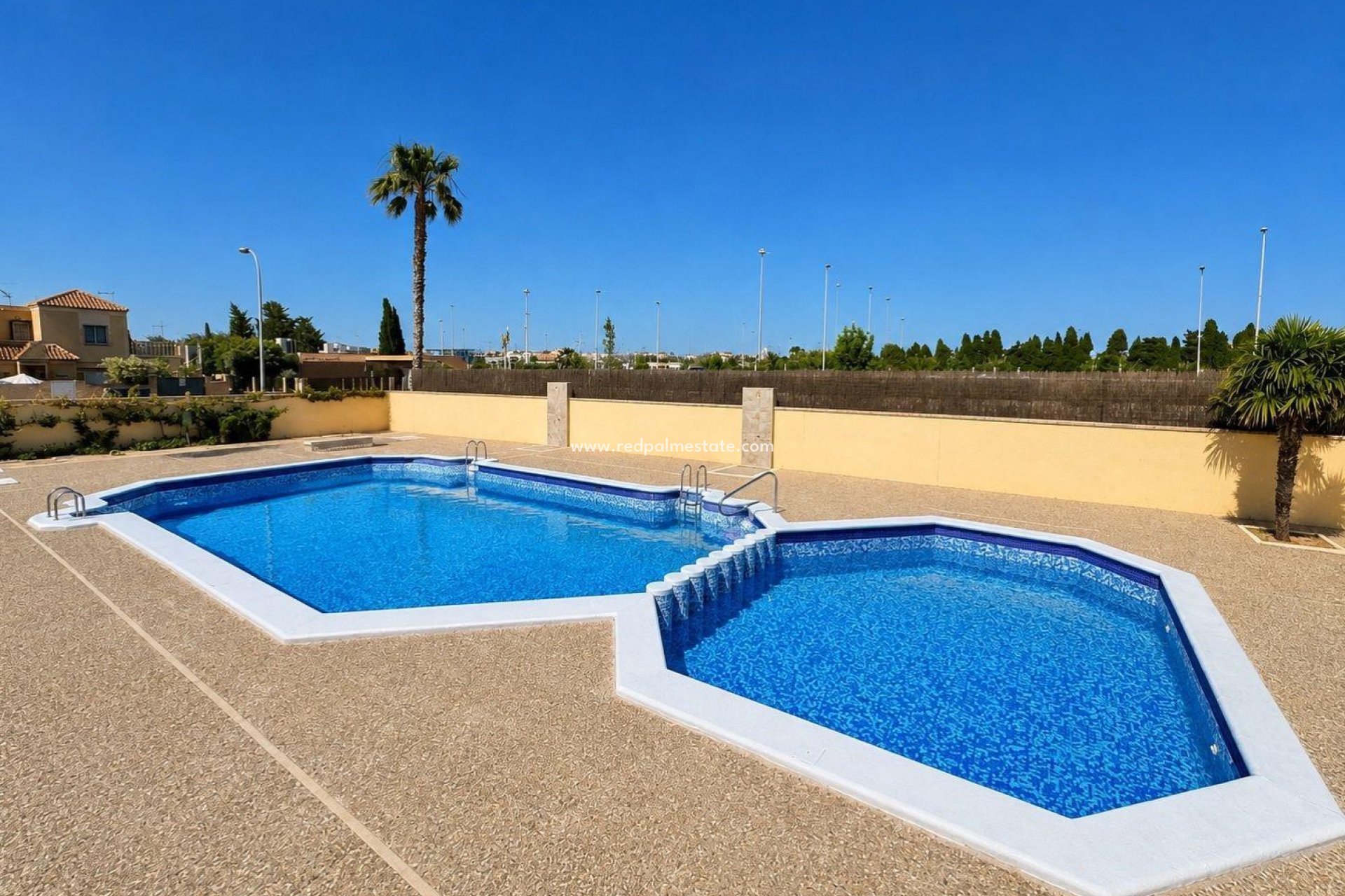 Videresalg - Rekkehus -
Torrevieja - La Siesta - El Salado -  Torreta