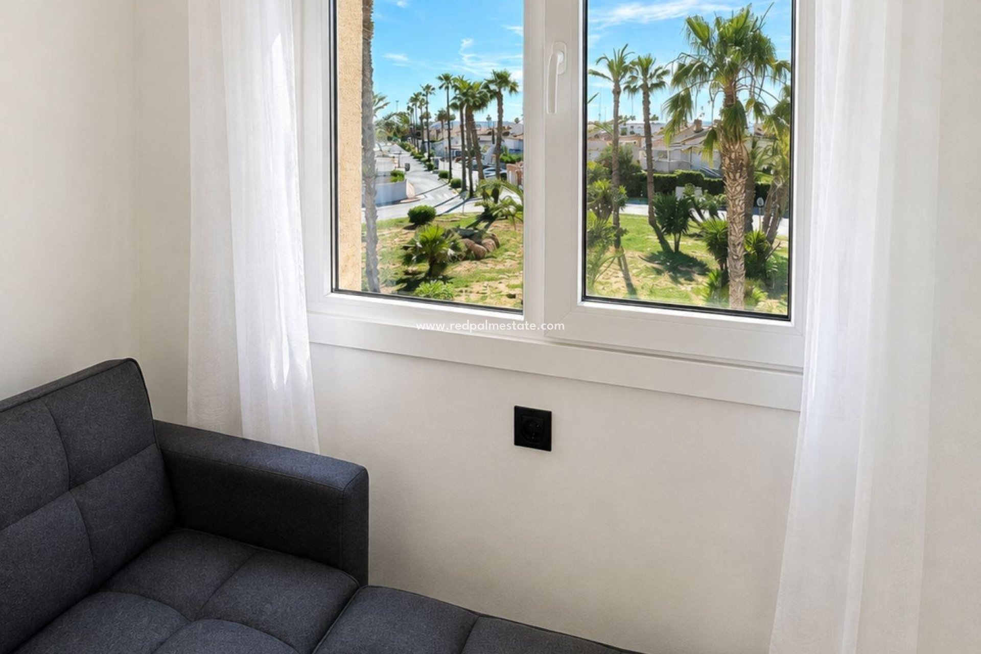 Videresalg - Rekkehus -
Torrevieja - La Siesta - El Salado -  Torreta