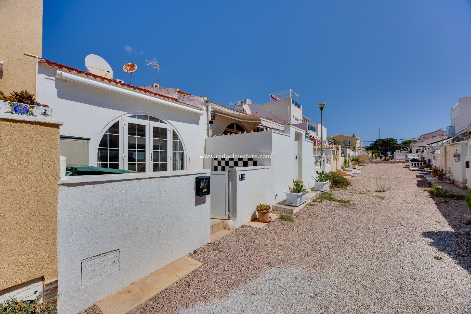 Videresalg - Rekkehus -
Torrevieja - La Siesta - El Salado - Torreta