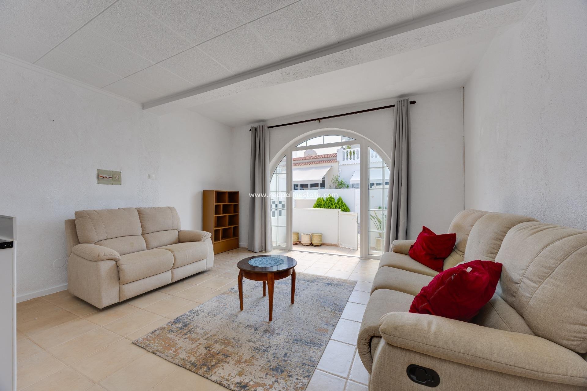 Videresalg - Rekkehus -
Torrevieja - La Siesta - El Salado - Torreta