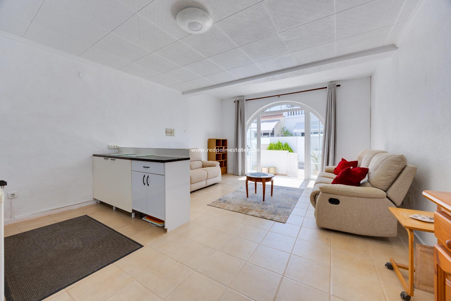 Videresalg - Rekkehus -
Torrevieja - La Siesta - El Salado - Torreta