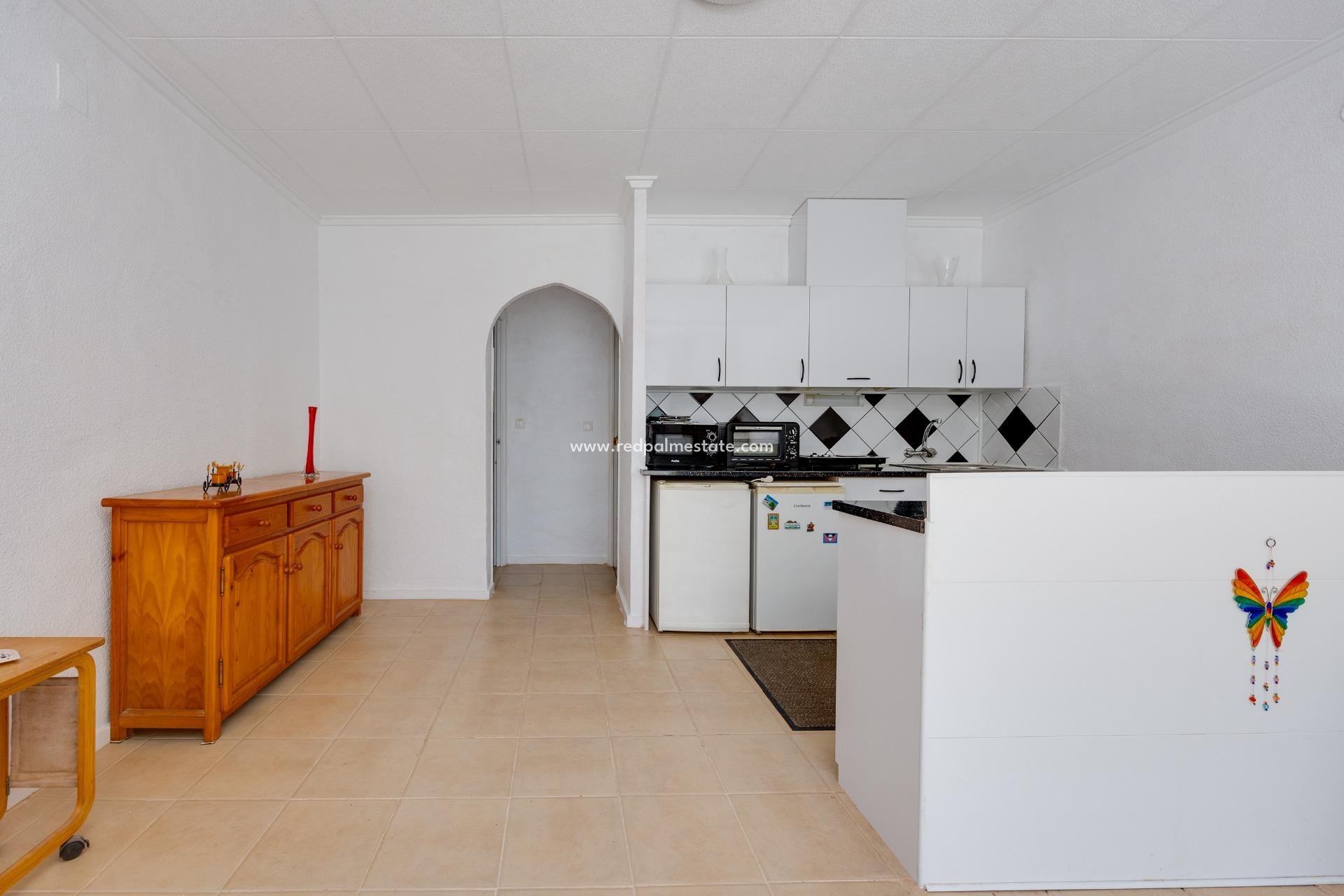 Videresalg - Rekkehus -
Torrevieja - La Siesta - El Salado - Torreta