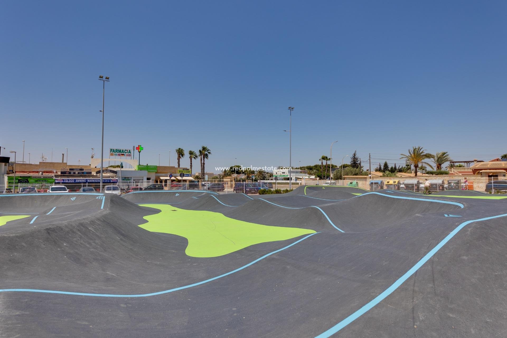 Videresalg - Rekkehus -
Torrevieja - La Siesta - El Salado - Torreta