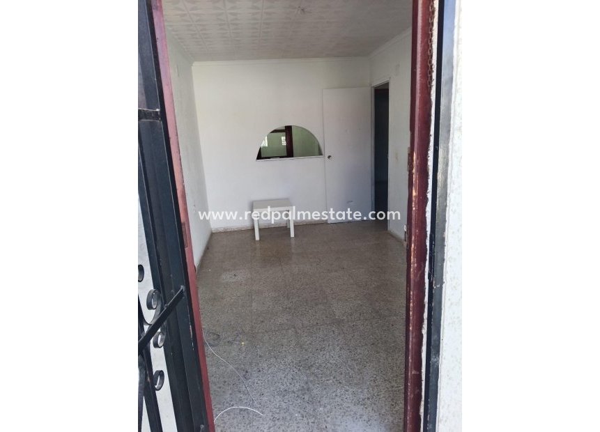 Videresalg - Rekkehus -
Torrevieja - La Siesta - El Salado - Torreta