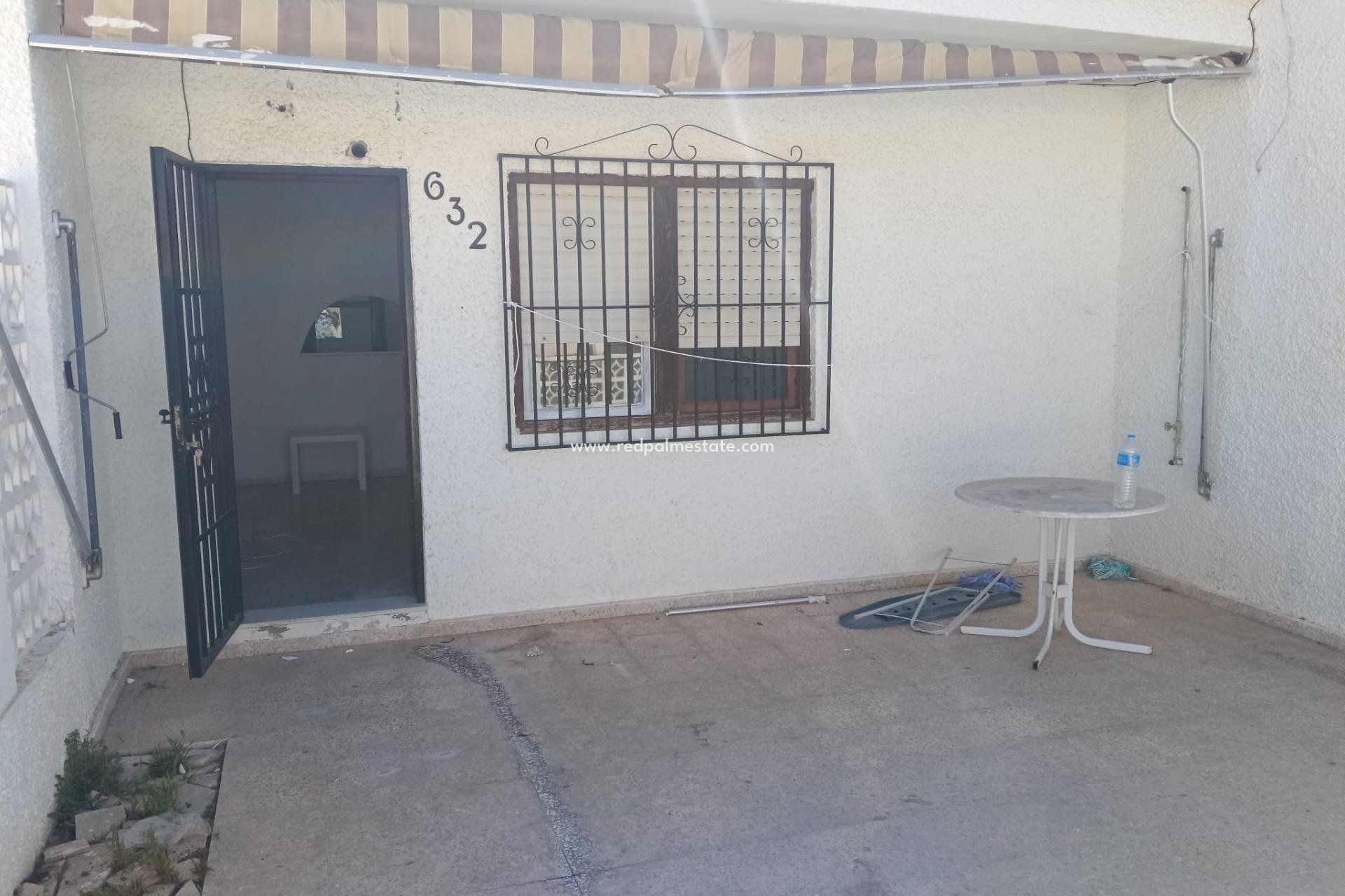 Videresalg - Rekkehus -
Torrevieja - La Siesta - El Salado - Torreta