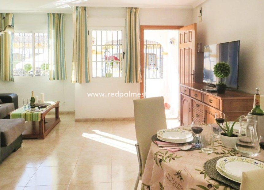 Videresalg - Rekkehus -
Torrevieja - La Siesta - El Salado -  Torreta