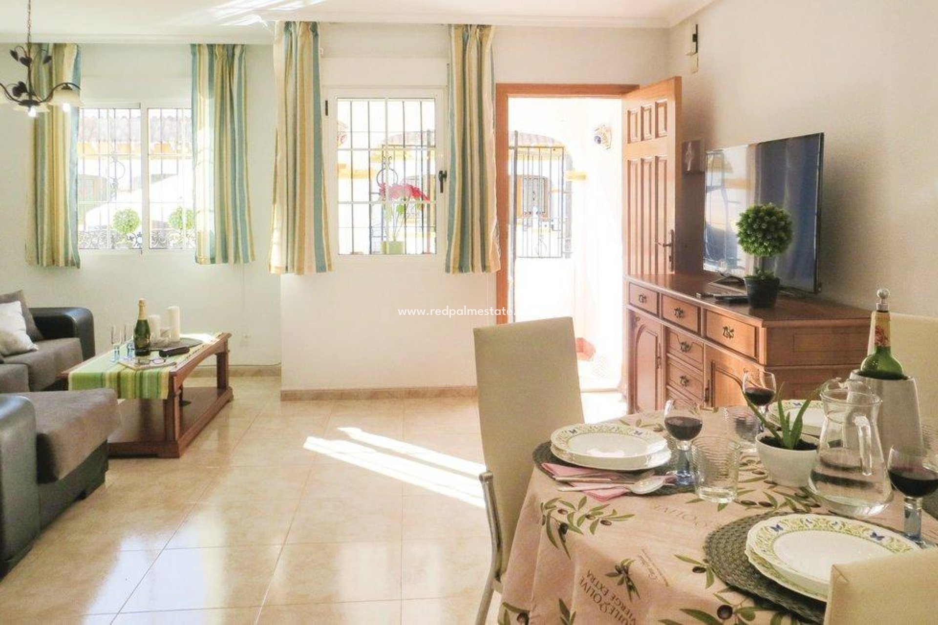 Videresalg - Rekkehus -
Torrevieja - La Siesta - El Salado -  Torreta