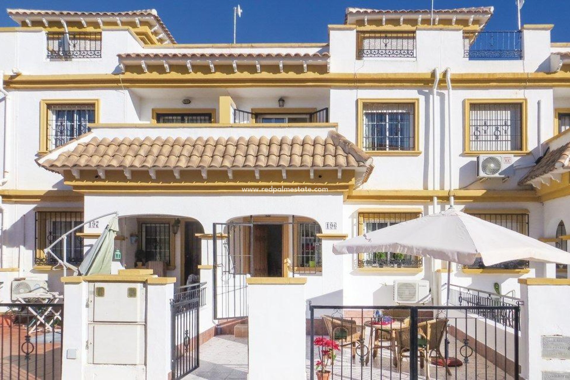 Videresalg - Rekkehus -
Torrevieja - La Siesta - El Salado -  Torreta