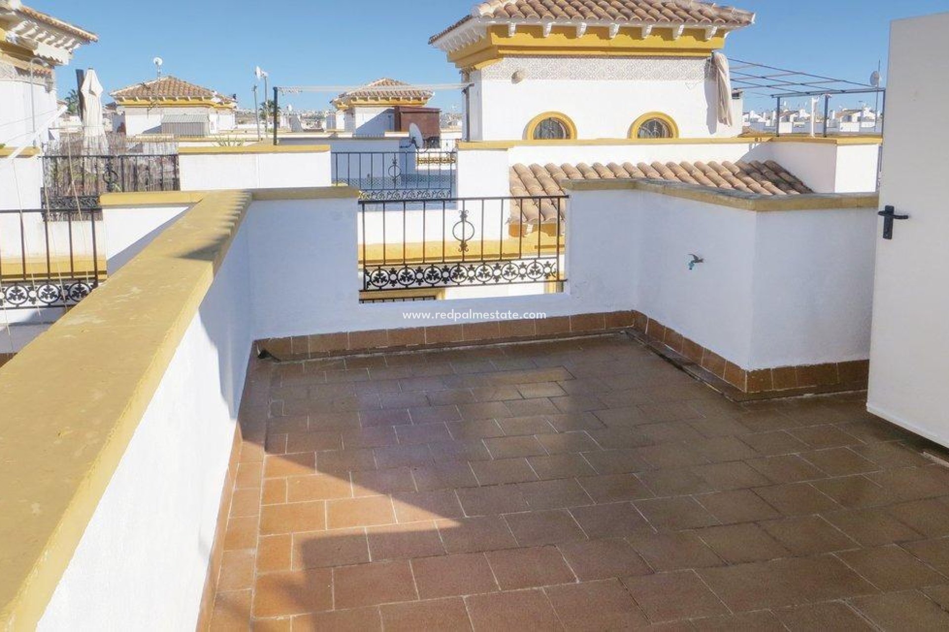 Videresalg - Rekkehus -
Torrevieja - La Siesta - El Salado -  Torreta