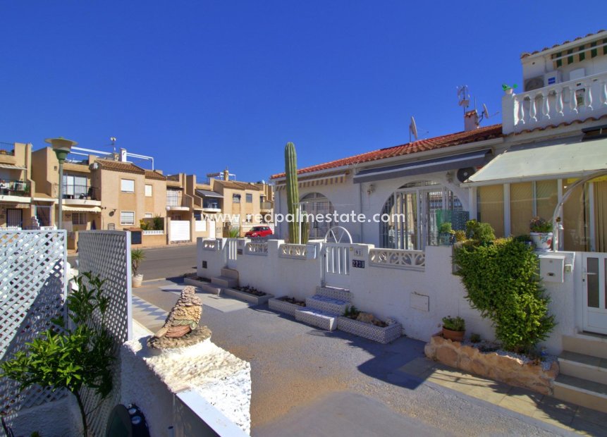 Videresalg - Rekkehus -
Torrevieja - La Siesta - El Salado -  Torreta