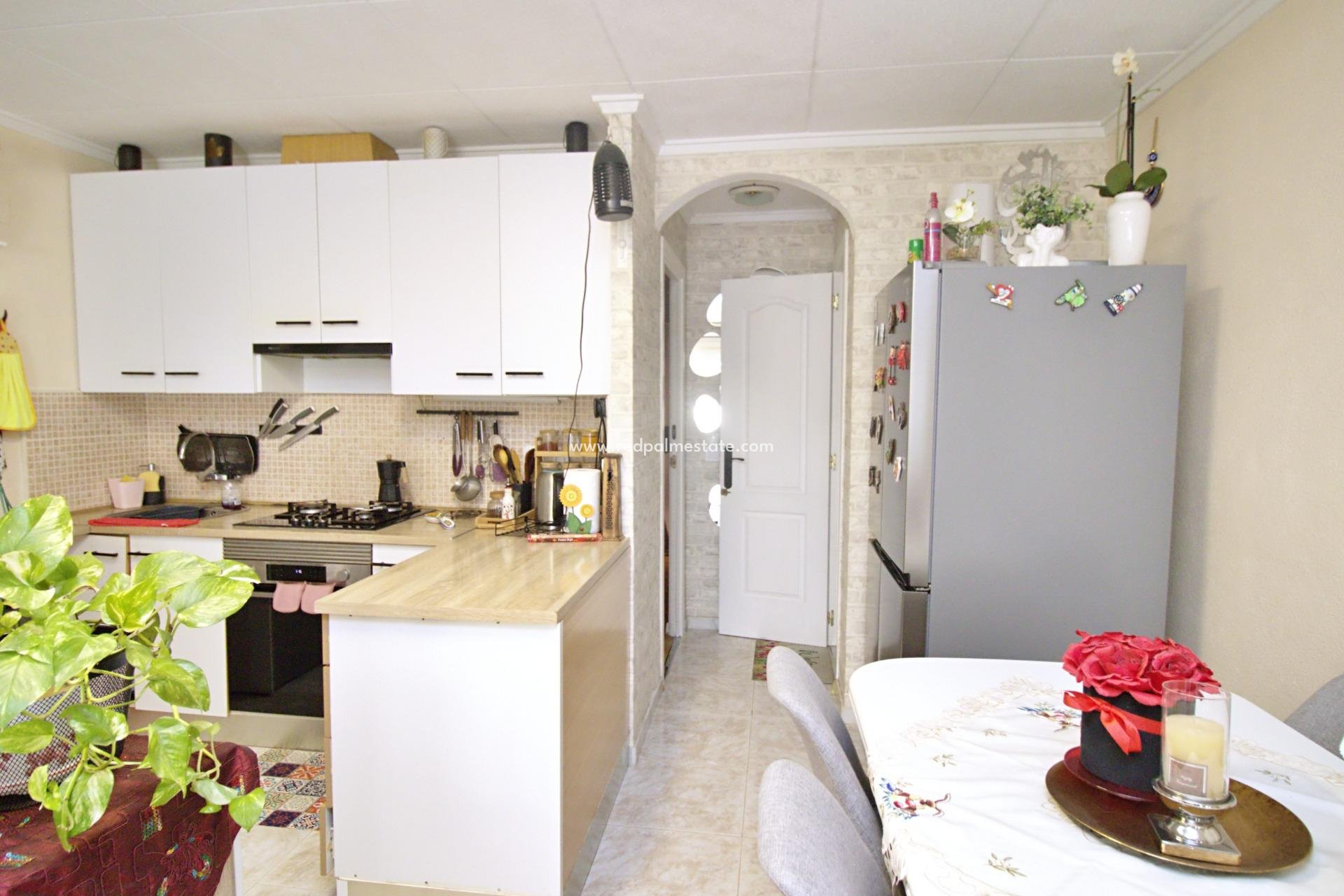 Videresalg - Rekkehus -
Torrevieja - La Siesta - El Salado -  Torreta