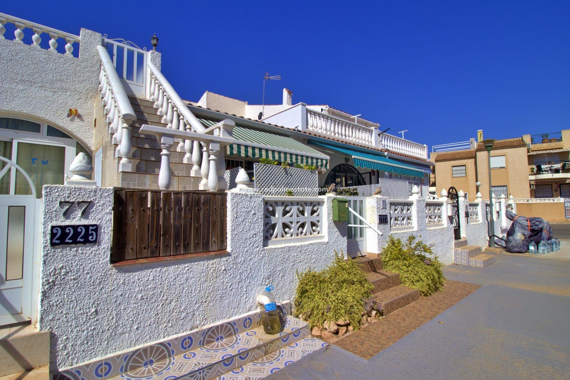 Videresalg - Rekkehus -
Torrevieja - La Siesta - El Salado -  Torreta
