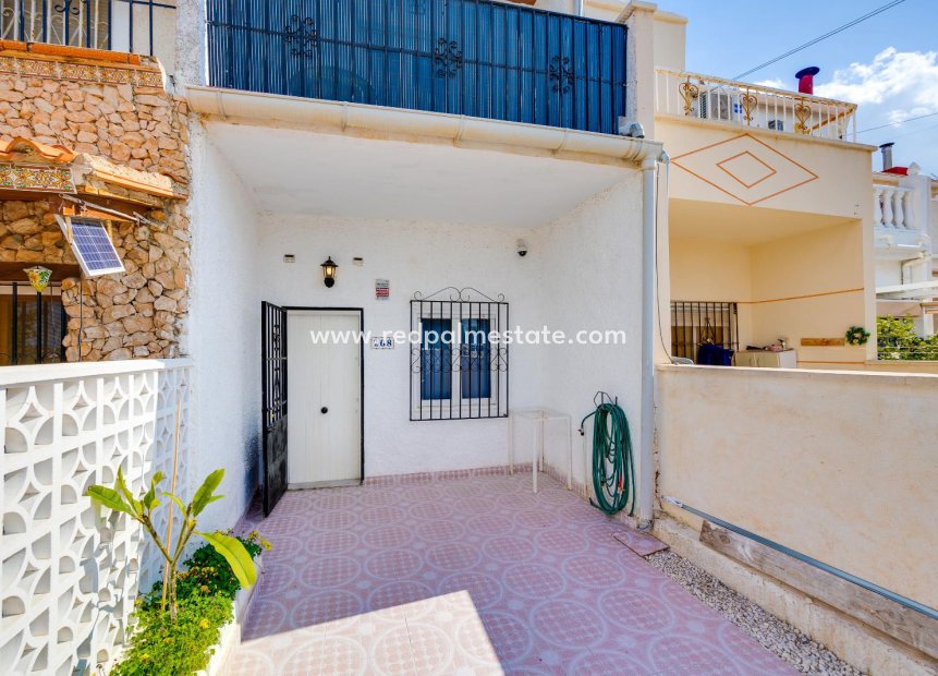 Videresalg - Rekkehus -
Torrevieja - La Siesta - El Salado -  Torreta