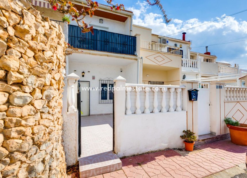 Videresalg - Rekkehus -
Torrevieja - La Siesta - El Salado -  Torreta