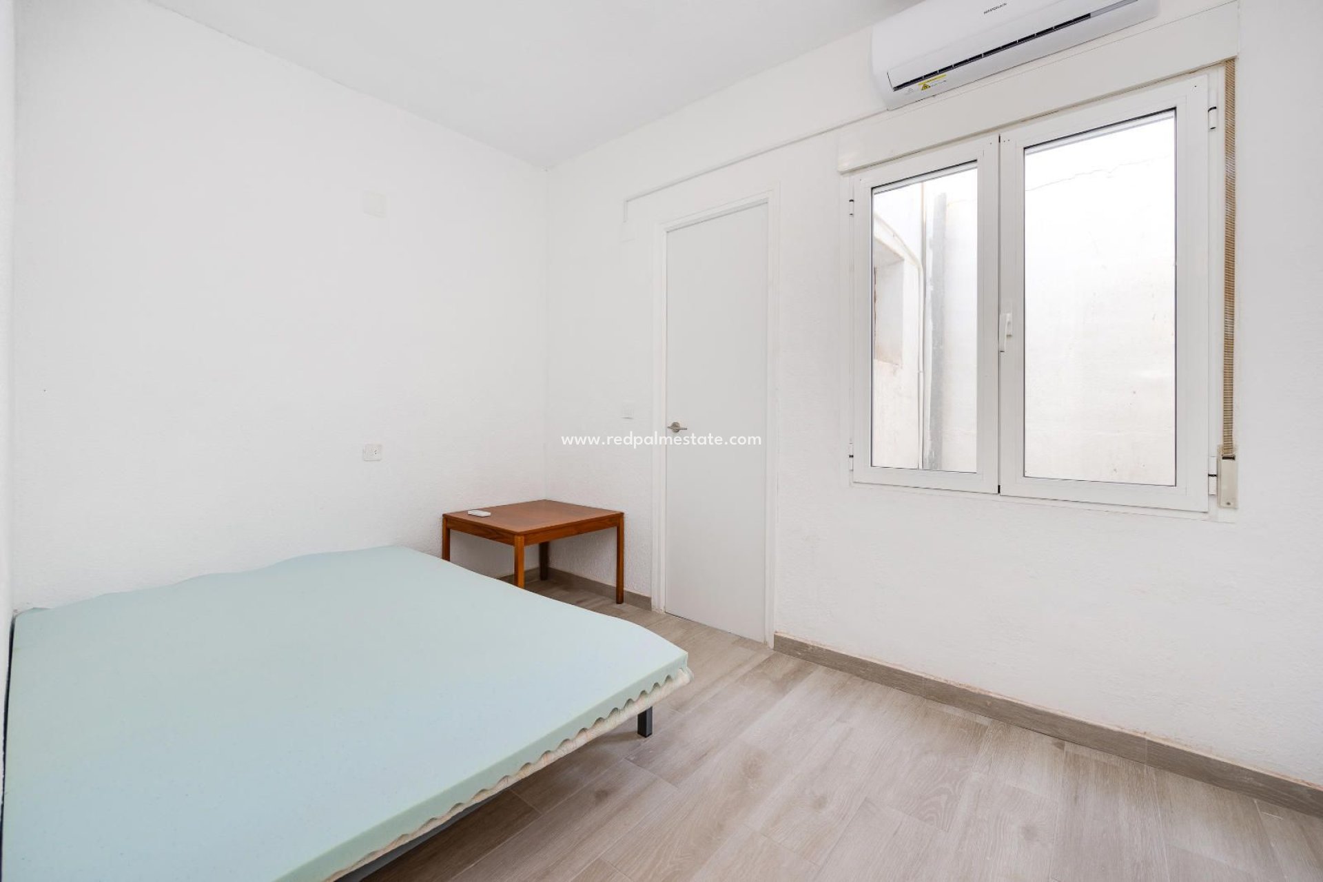 Videresalg - Rekkehus -
Torrevieja - La Siesta - El Salado -  Torreta