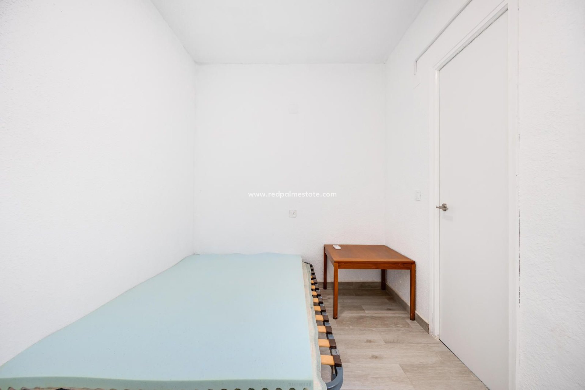 Videresalg - Rekkehus -
Torrevieja - La Siesta - El Salado -  Torreta