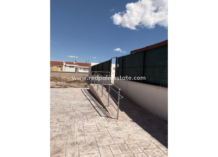 Videresalg - Rekkehus -
Torrevieja - La Siesta - El Salado -  Torreta