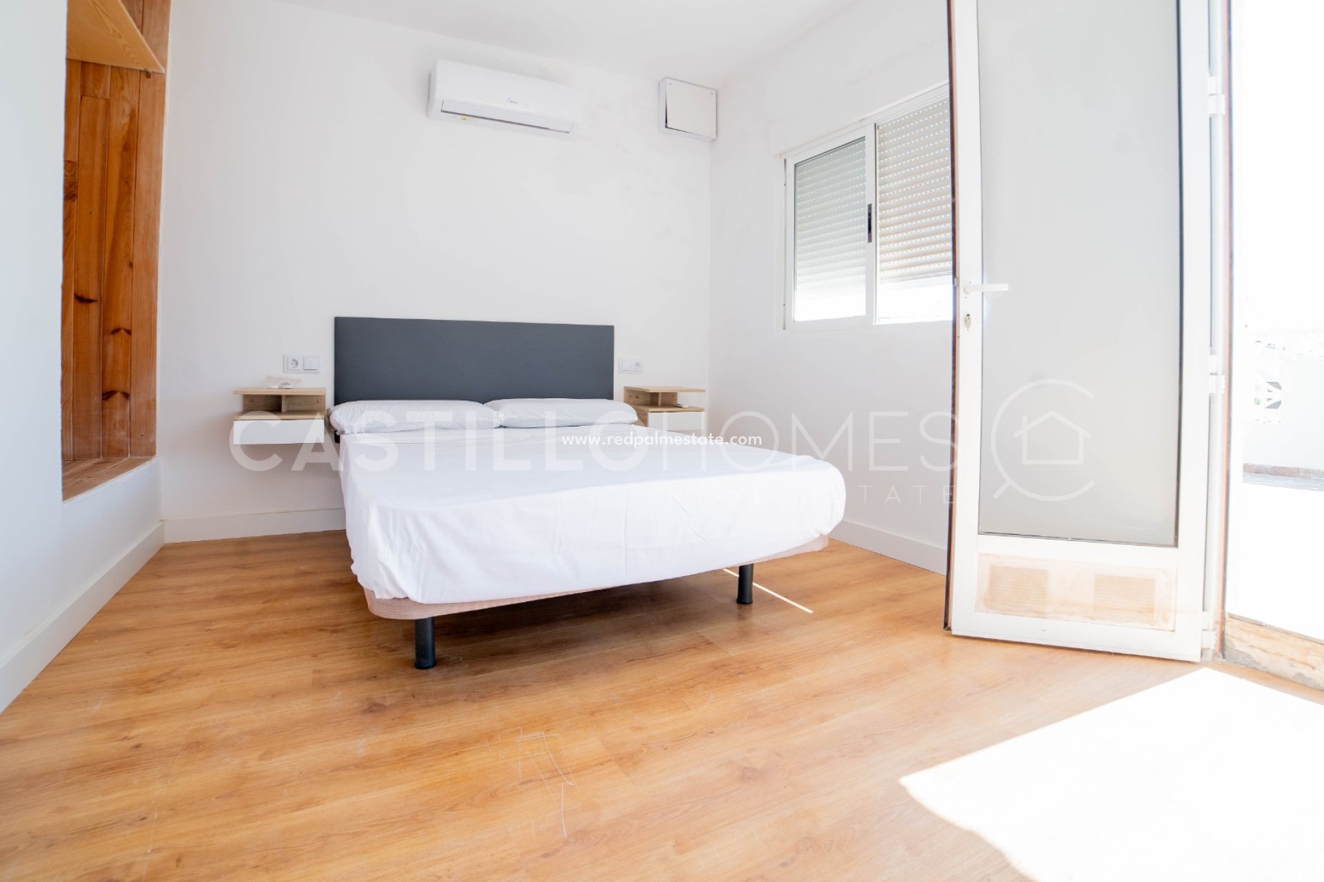 Videresalg - Rekkehus -
Torrevieja - La Siesta - El Salado -  Torreta