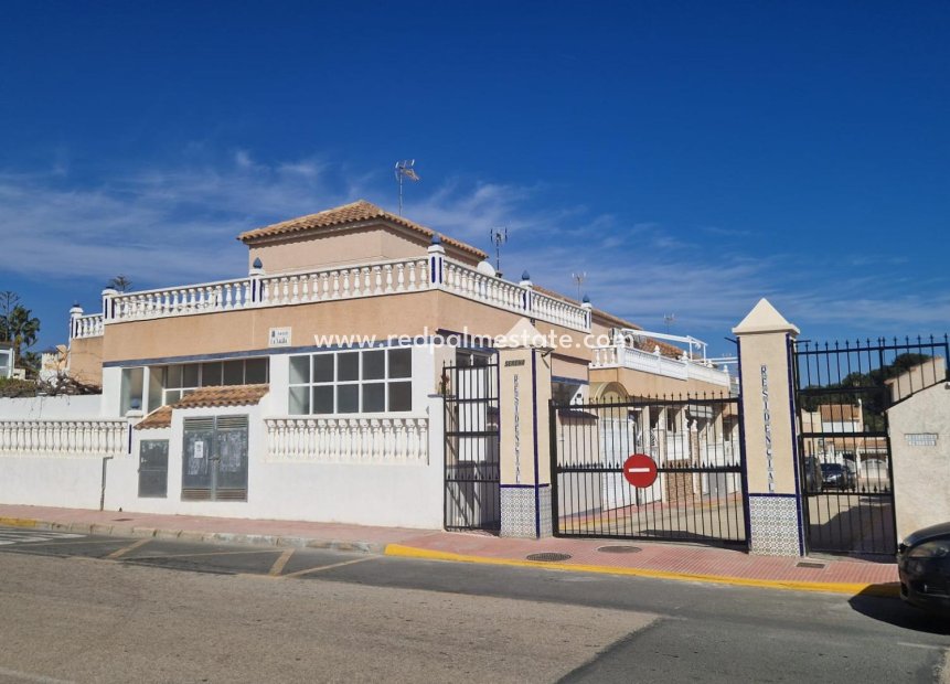 Videresalg - Rekkehus -
Torrevieja - La Siesta - El Salado - Torreta