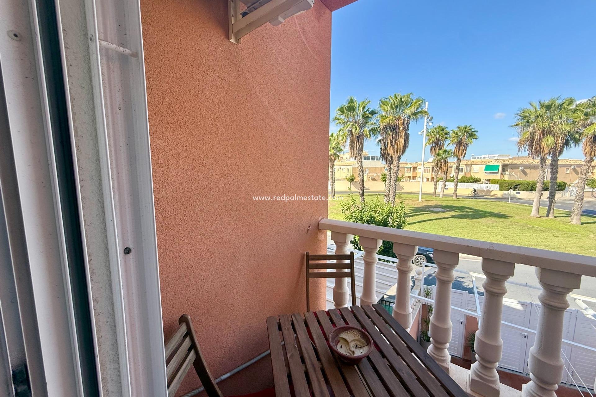 Videresalg - Rekkehus -
Torrevieja - La Siesta - El Salado -  Torreta