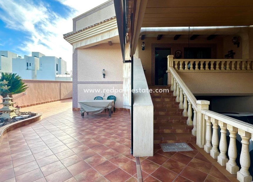 Videresalg - Rekkehus -
Torrevieja - La Siesta - El Salado - Torreta