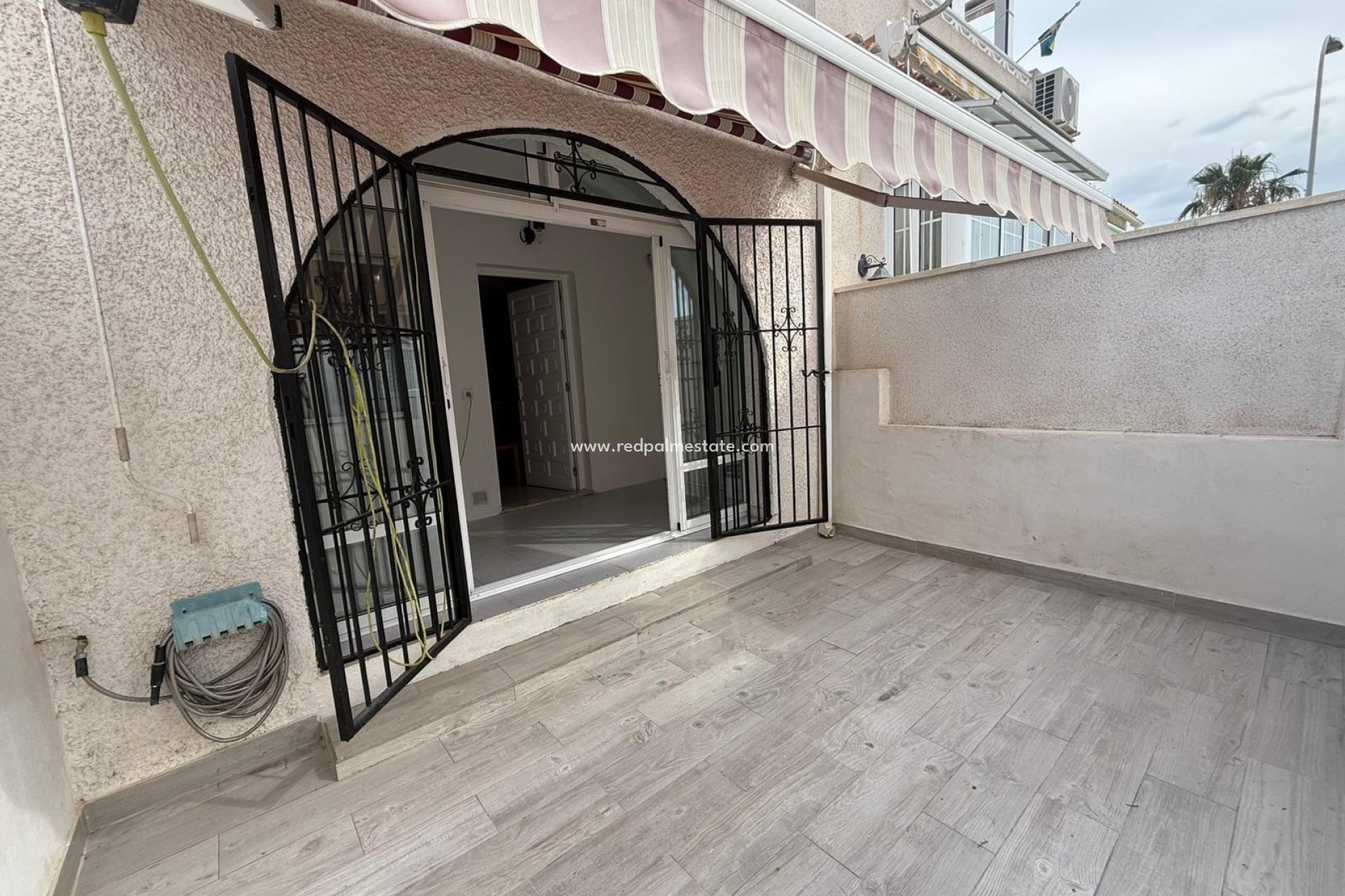 Videresalg - Rekkehus -
Torrevieja - La Siesta - El Salado - Torreta