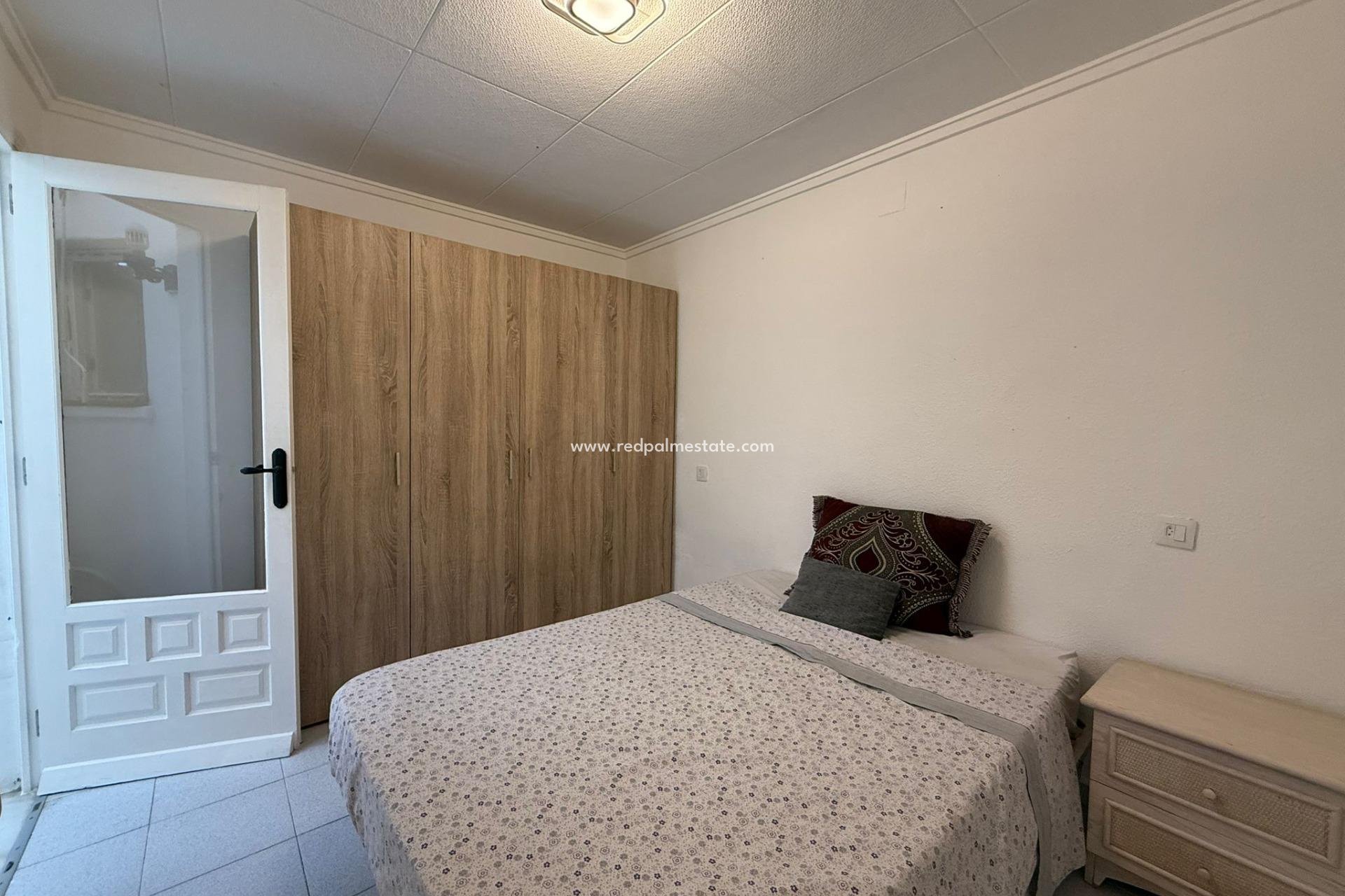 Videresalg - Rekkehus -
Torrevieja - La Siesta - El Salado - Torreta