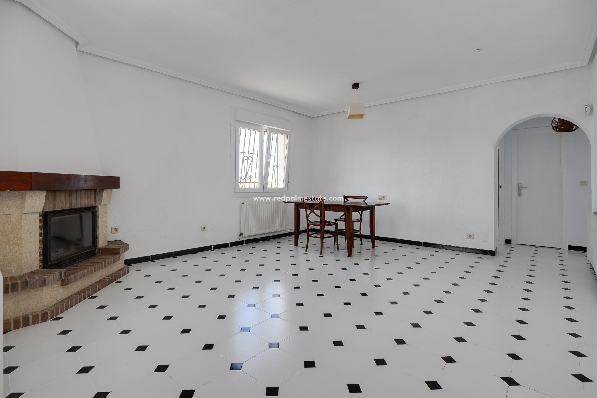 Videresalg - Rekkehus -
Torrevieja - La Siesta - El Salado - Torreta