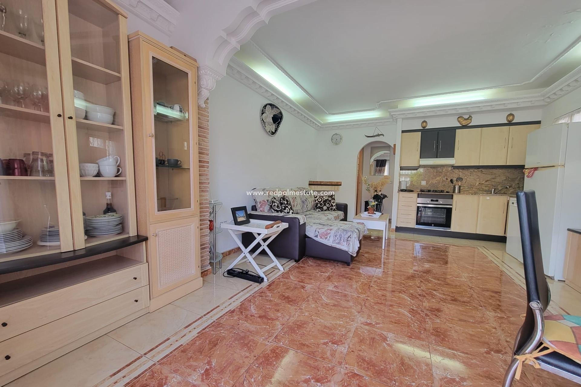 Videresalg - Rekkehus -
Torrevieja - La Siesta - El Salado - Torreta